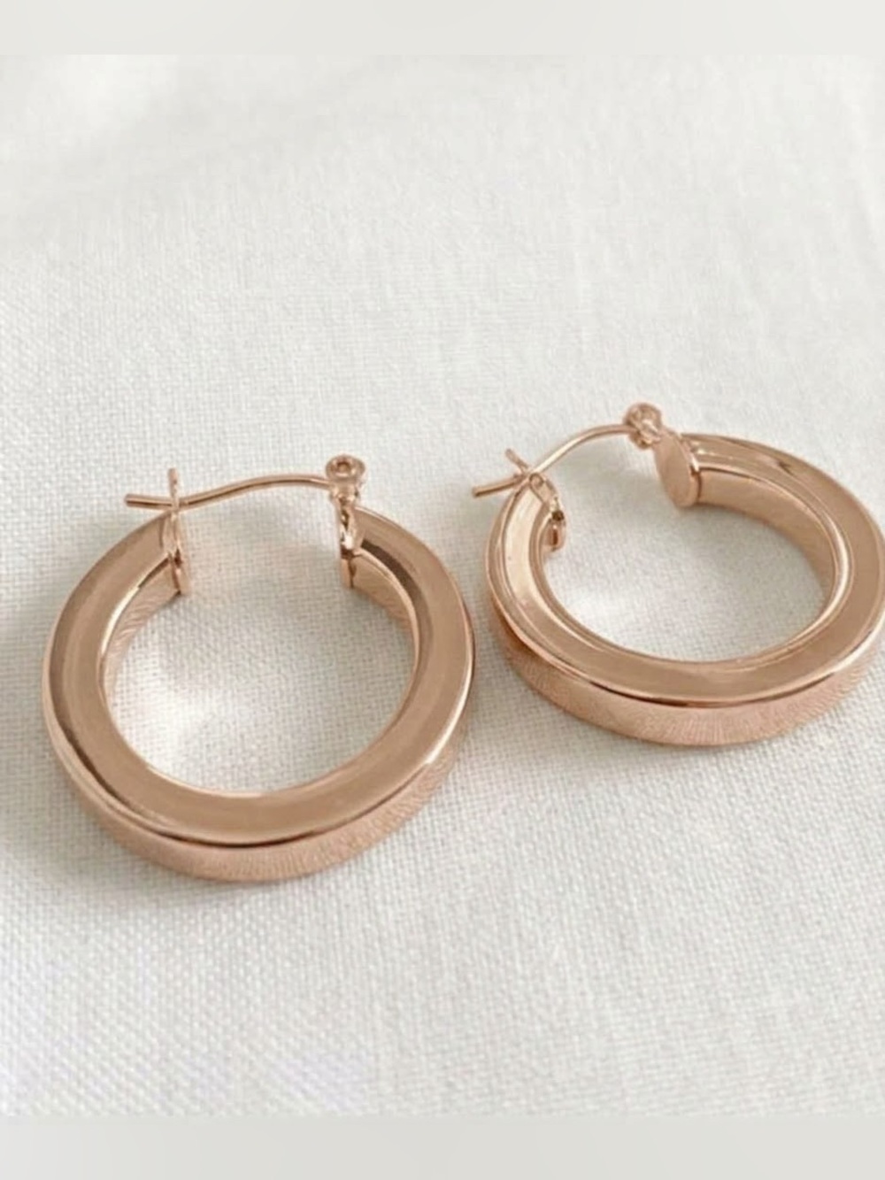 14 Karat Rose Gold plated women’s 25mm hoop earrings - CLEARANCE! - Picture 4 of 4